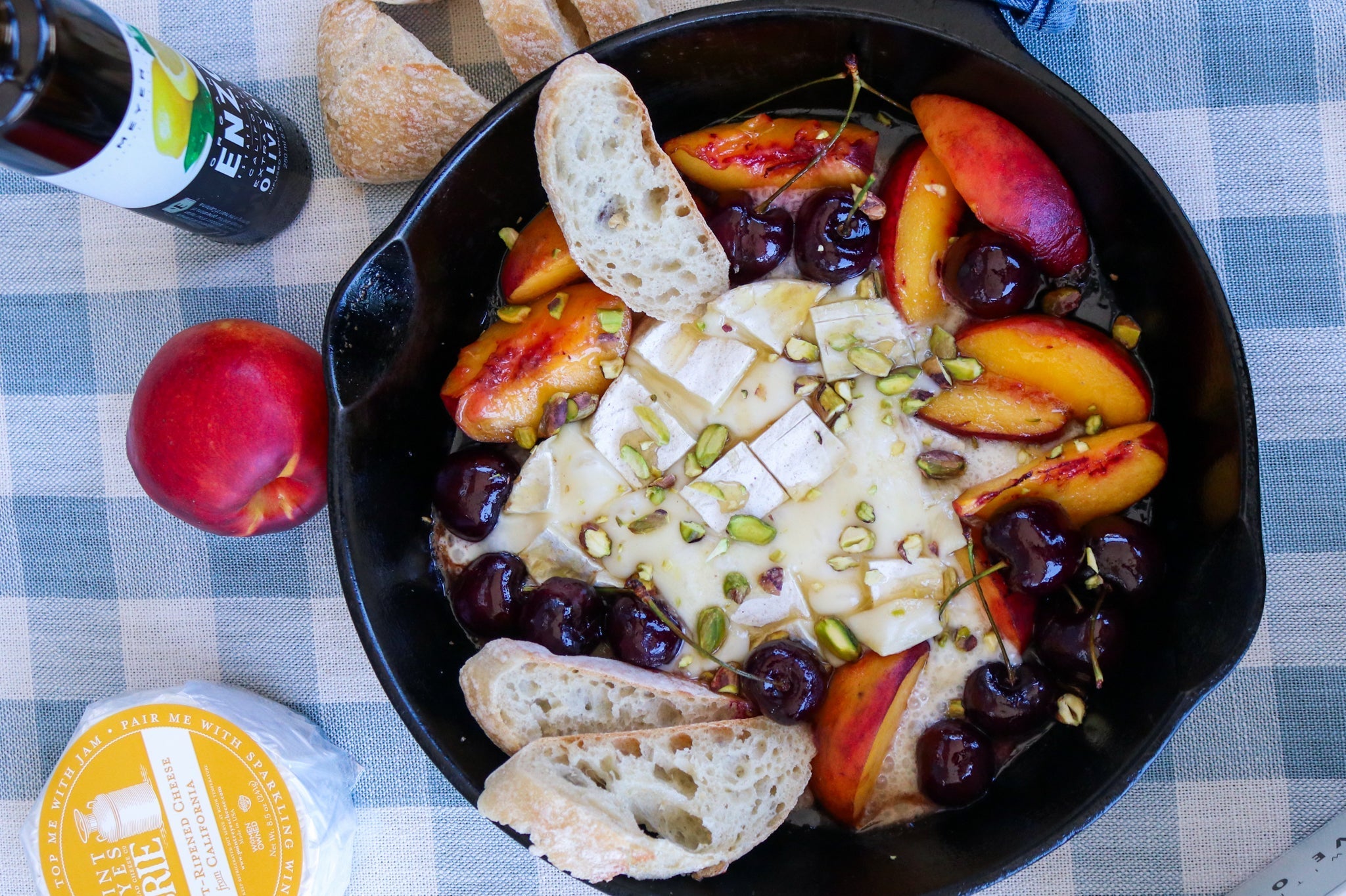 grilled brie in pan with fruit