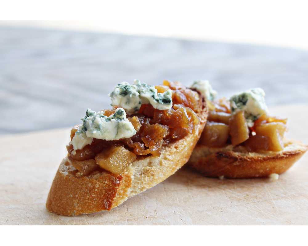 Apple-Onion Chutney + Original Blue Crostini 